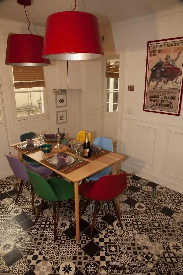 Trendy And Chic In The Heart Of Saint-Germain Des Pres Lejlighed Paris 0*,  Frankrig